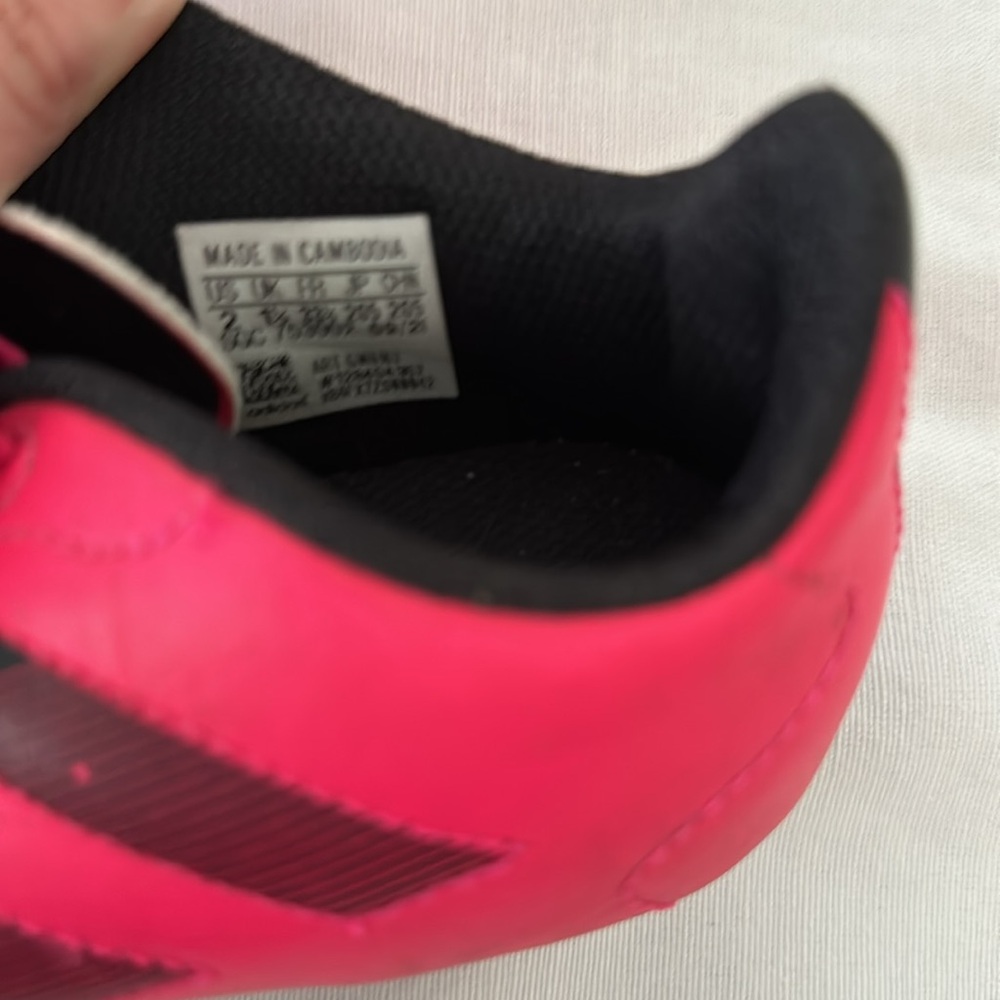 Adidas Soccer Cleats - Picture 2 of 4